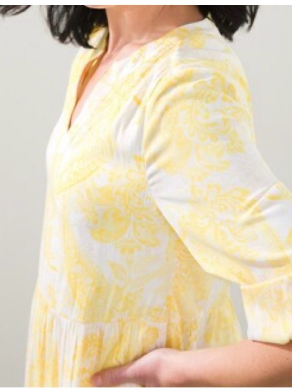 Chicos Tiered Sea Island Paisley Maxi Dress in Yellow Pineapple Size 00P (0/2P) - Picture 4 of 15